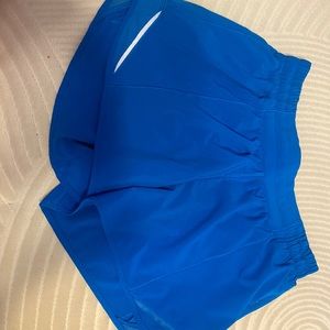 Lululemon Low Rise Hotty Hot Short 4”